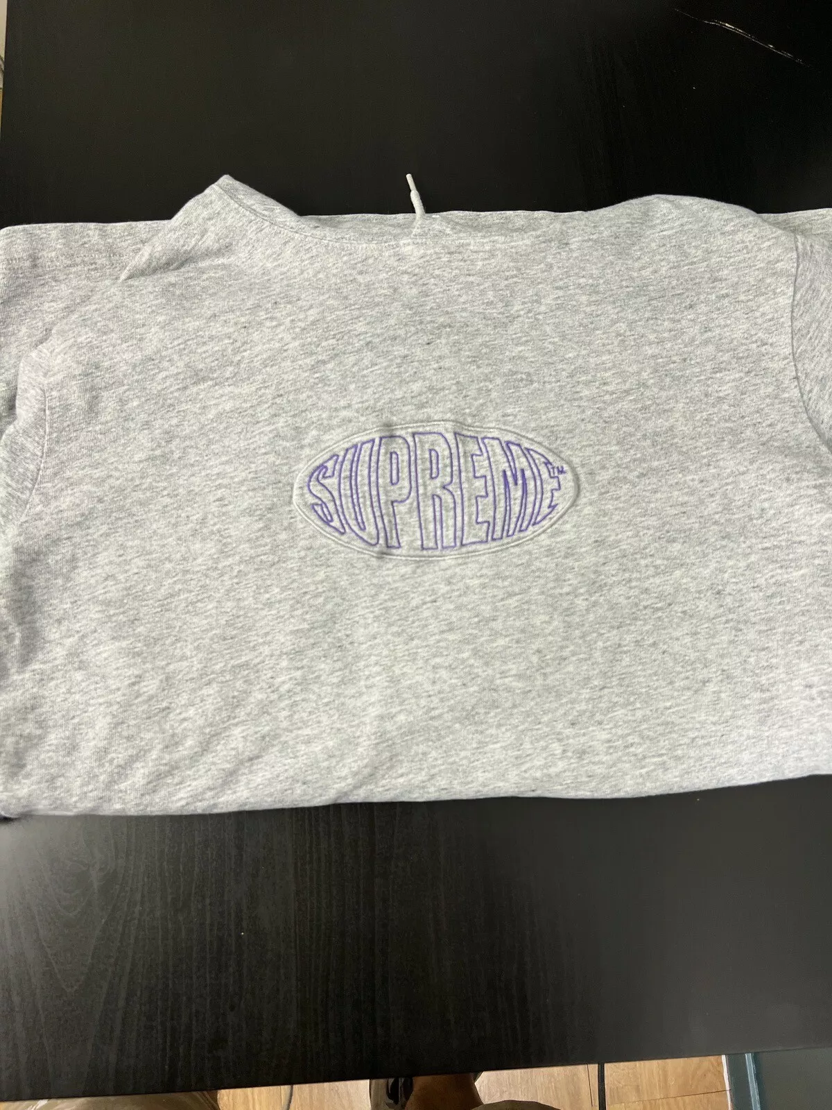 Sweat à capuche logo Supreme Warped gris streetwear tendance, taille L excellent 6/10