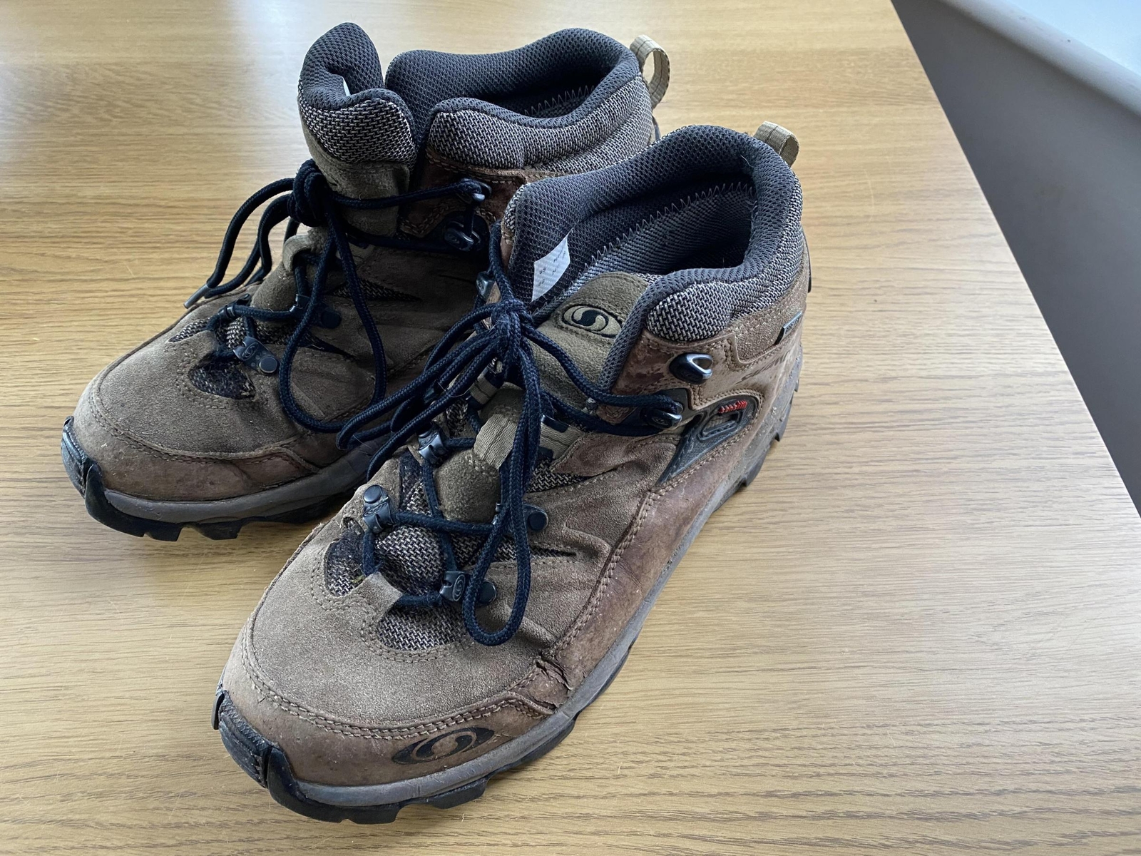 Salomon scarpe da trekking trail da donna Gore Tex marroni taglia 7 UK (YYS 643001)