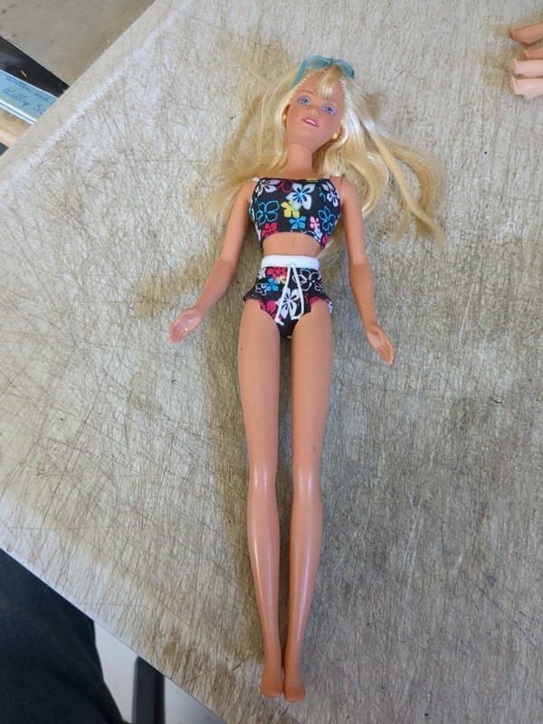1999 Hawaii Barbie Doll Mattel