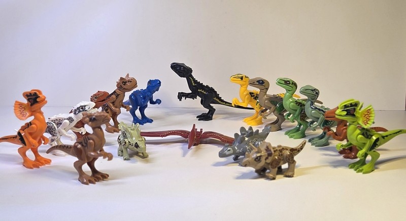 Jurassic World Dilophosaurus Dinosaur Mini Figure building block Lot 17