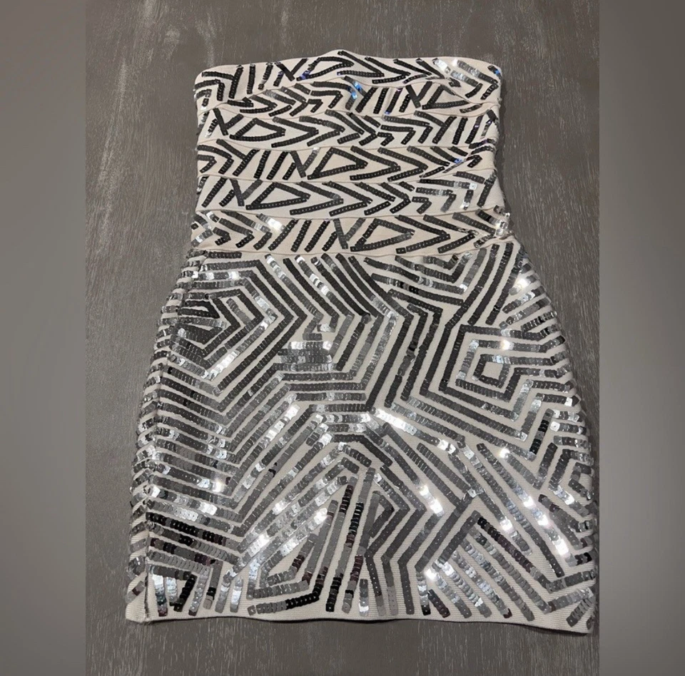 Herve Leger без бретелек белый обтяжку серебряная последовательность платье размер средний - Изображение 3 из 4