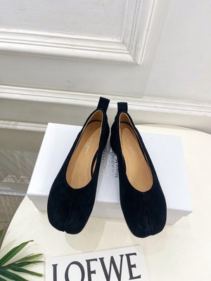Maison Margiela Tabi Split-Toe Suede Ballet Flats   Versatile Style   Size 38