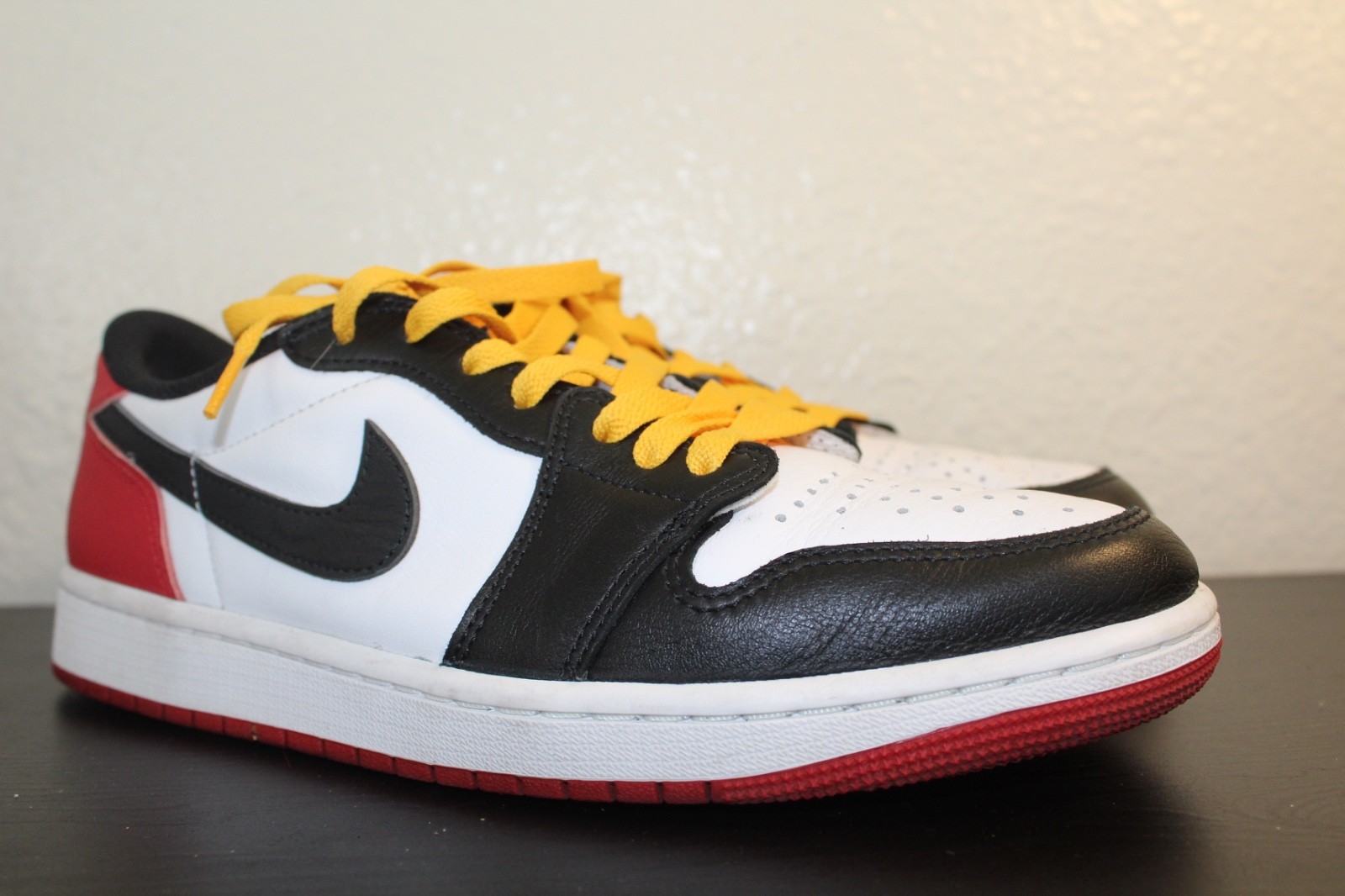 Size 9 - Air Jordan 1 Retro OG Low Black Toe