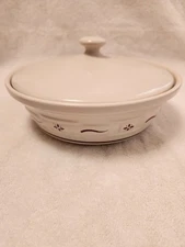 Longaberger Pottery Woven Traditions 2Qt Covered Casserole Red USA Made
