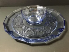 Essentials Toscany Georgetowne 2-Pc Chip-N-Dip Blue Sapphire Crystal - Vintage