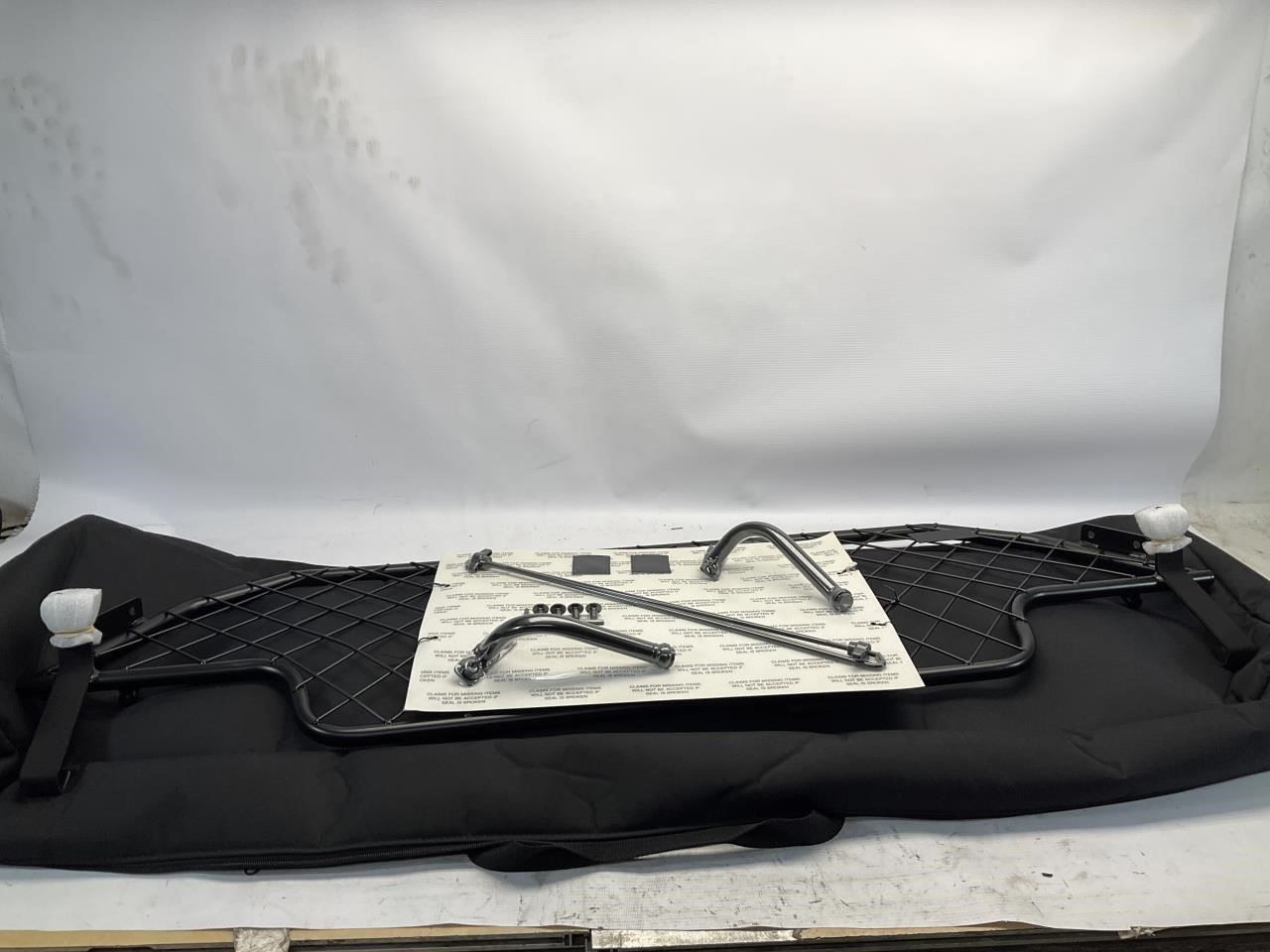 21-27 Bentley Bentayga Luggage Compartment Partition Q