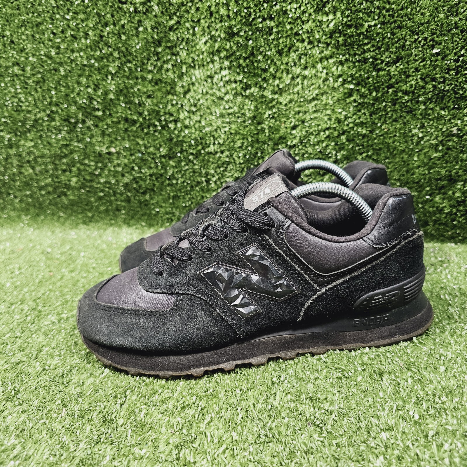 New Balance 574 Classic Triple Black Onyx Athletic Sneakers Womens Size 6.5 thumbnail 4
