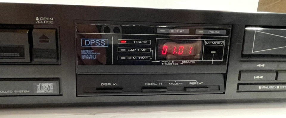 Denon DVD-2900 DVD/Audio-Video/Super Audio CD Player W/Remote- Parts only - Image 3 of 4
