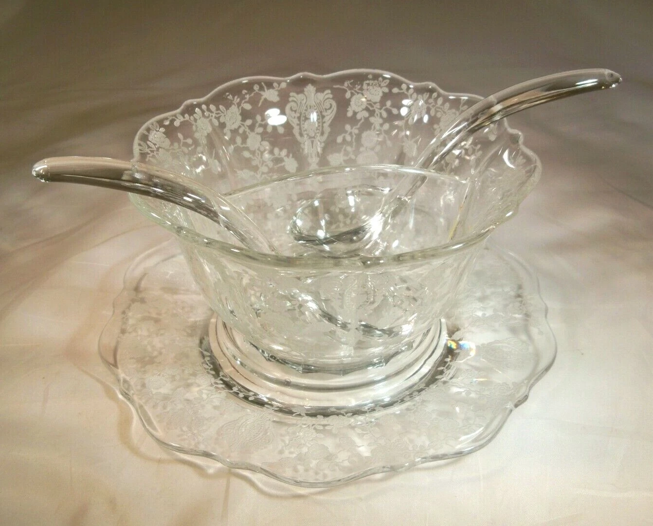 CAMBRIDGE ROSE POINT #3900/111 4-PIECE MAYONNAISE SAUCE BOWL, LINER & 2 LADLES!