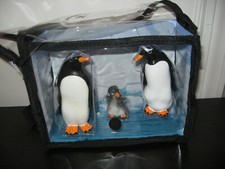 SEAWORLD PENGUIN FAMILY SET OF 3 - PUCK - MOTHER - FATHER PENGUINS - IN CASE