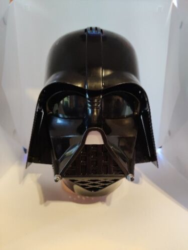 2014 Disney Store London Darth Vader Mask w Voice Changer Star Wars Tested  - Picture 1 of 7