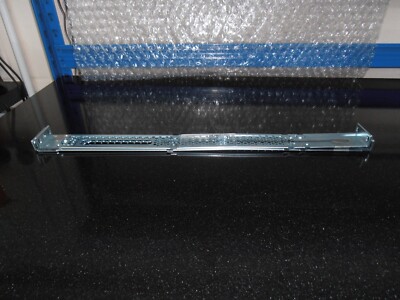 Juniper EX-4PST-RMK verstellbares 4-Pfosten Rack Mount Kit