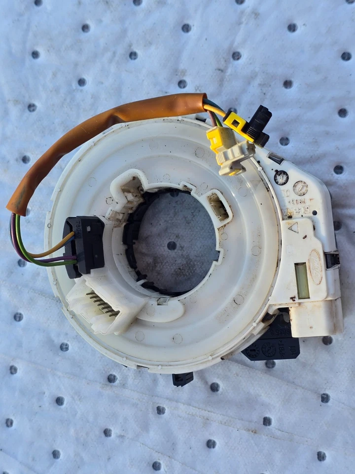 Ford Fiesta 2011-2013 volante reloj resorte OEM Foto 2 de 4