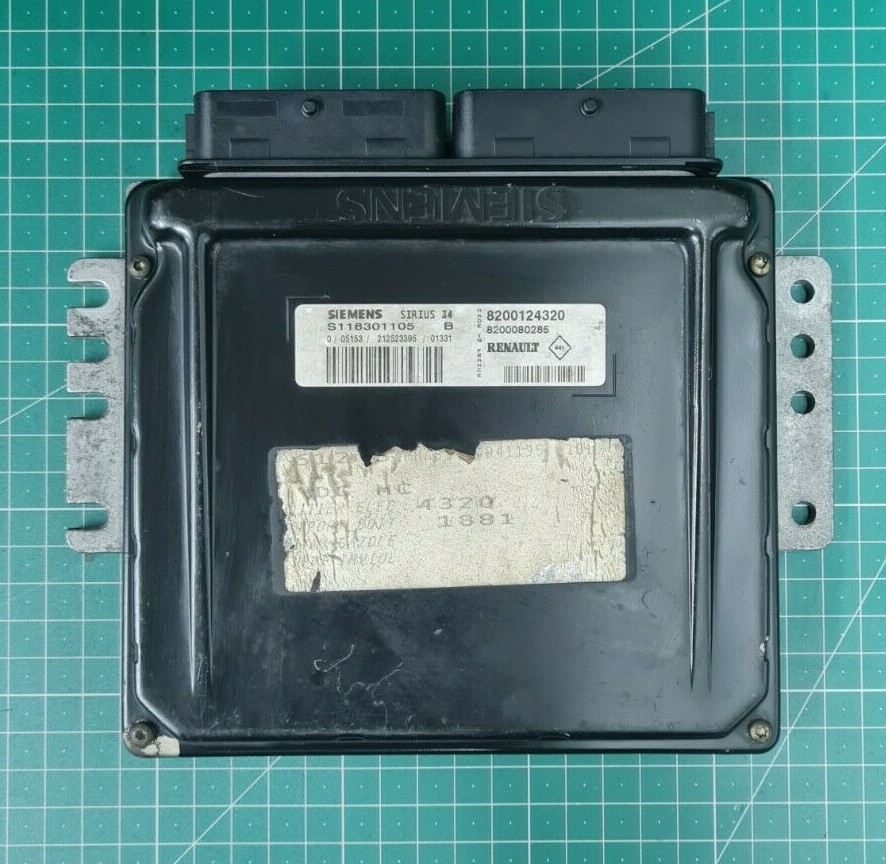 Renault Scénic 2.0L ECU 8200124320 8200080285 Siemens-S118301105B