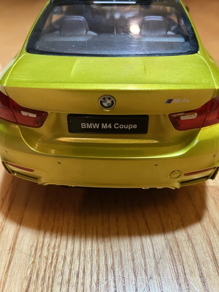 Rastar BMW M4 Coupe 1/14 scale with remote control - Image 2 of 4