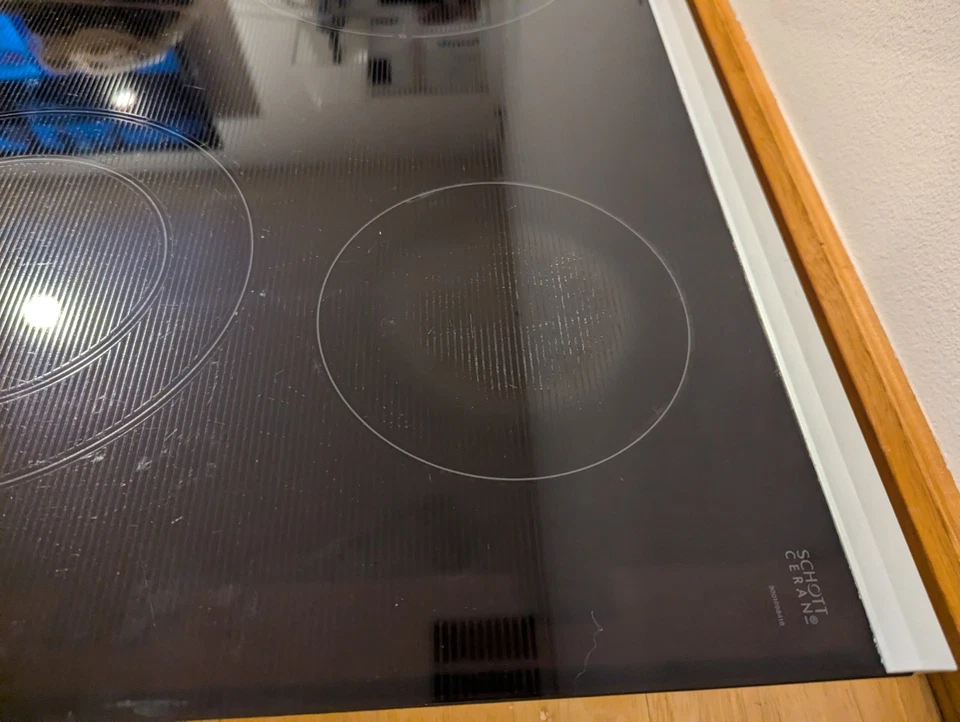 Bosch 800 Series NET8668SUC 36 Inch Electric Cooktop with 5 Smoothtop Burners - Image 2 of 4