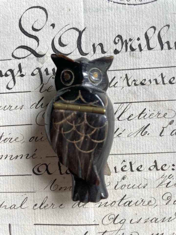 Boîte à priser tabatière vintage Chouette Hibou en corne owl-shaped snuffbox - Photo 2/4