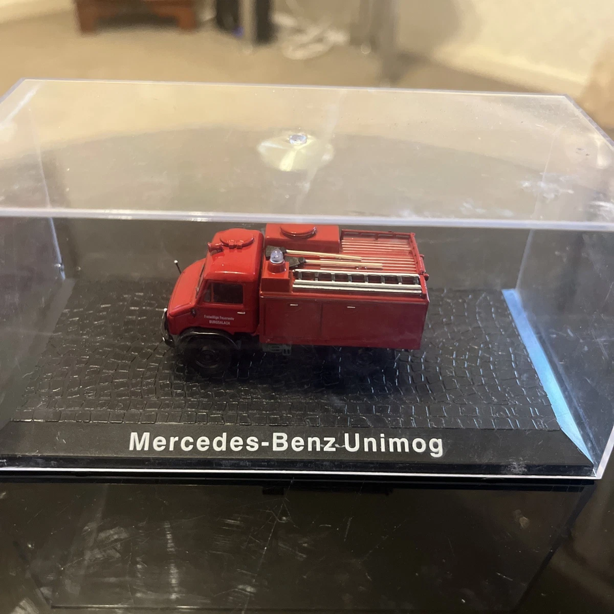 Preços baixos em Mercedes-Benz 1:50 Veículos de Bombeiros de