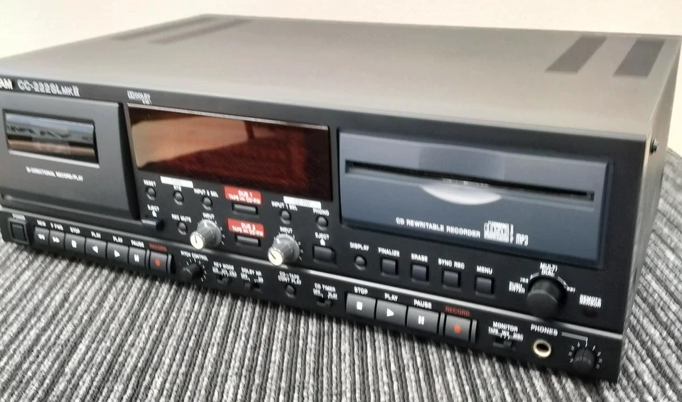 Tascam CC-222SL MKII Professional Cassette/CD Recorder combo Junk - Image 2 of 4