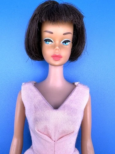 Vintage BARBIE Doll BRUNETTE AMERICAN GIRL 1965 Bendable Legs Campus Belle Dress