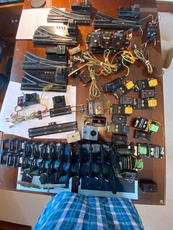 LARGE LOT OF USED AMERICAN FLYER TRAIN SWITCHES