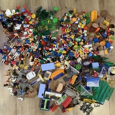 Huge Lot Hundreds Vintage Playmobil Figures +...