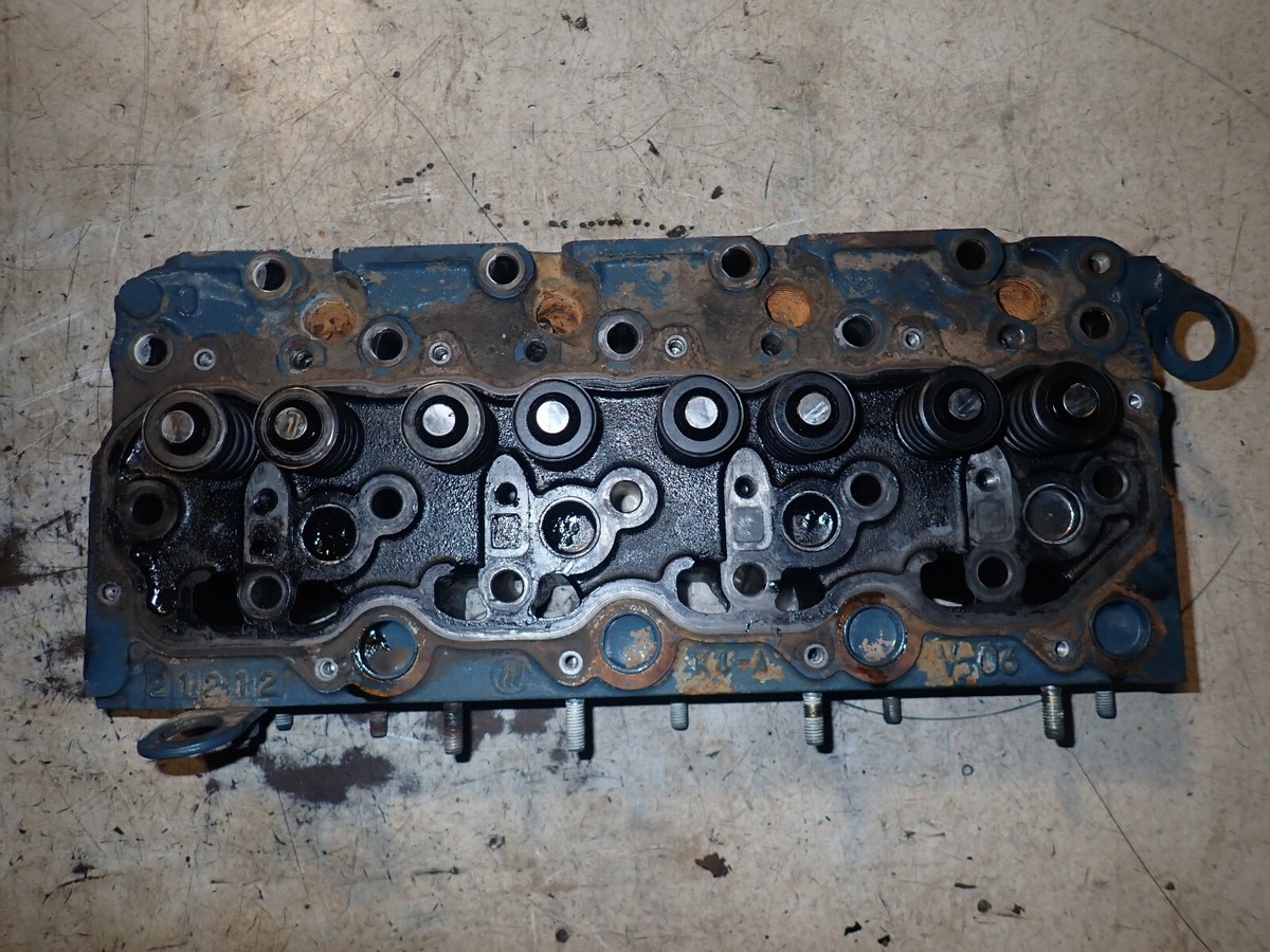Kubota V2003 M-ET02 Diesel Engine Cylinder Head 4 Cylinder