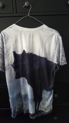 Men's T shirt Size L Wolf White Grey New short sleeve