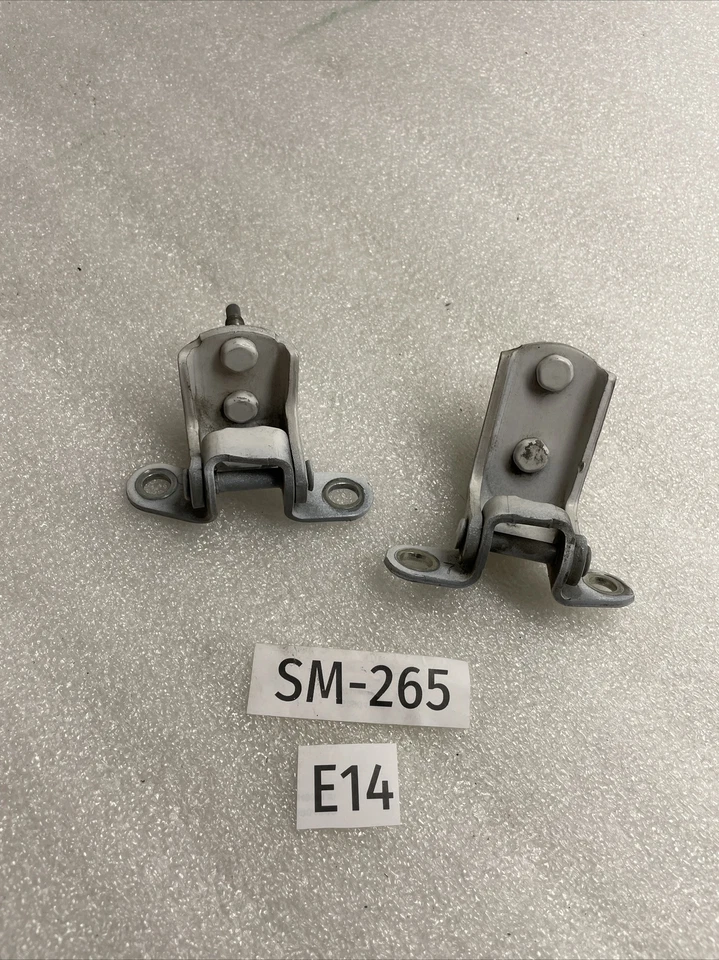 Toyota Corolla 1997 bisagra de puerta trasera derecha del lado del pasajero superior e inferior OEM Foto 2 de 4