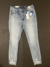 Judy Blue Jeans Womens 15/32 Relaxed Fit Mid Rise Distressed Denim Light Wash