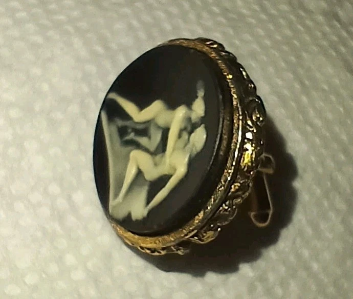 1 Vintage Dante Cufflink Hermes And Aphrodite Incolay Masterpiece Cameo Golden - Image 4 of 4