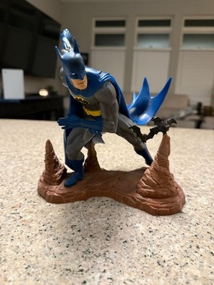 Classic BATMAN Statue DC GALLERY Diamond Select Collectible PVC Diorama 9 inches