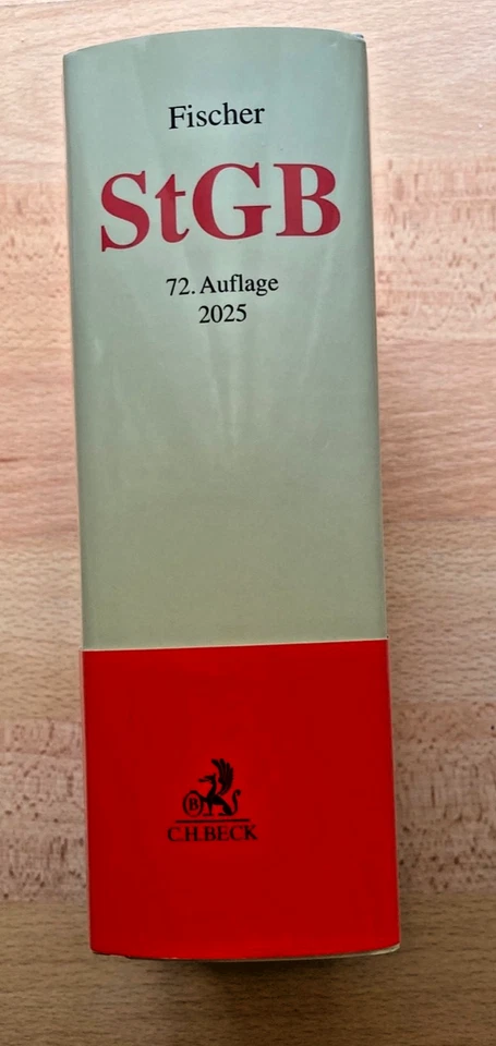 Strafgesetzbuch - StGB - Fischer - 72. Auflage von 2025 - Bild 2 von 3