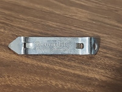 Vintage Braumeister ''Milwaukee s Choicest Beer'' Metal Bottle / Can Opener