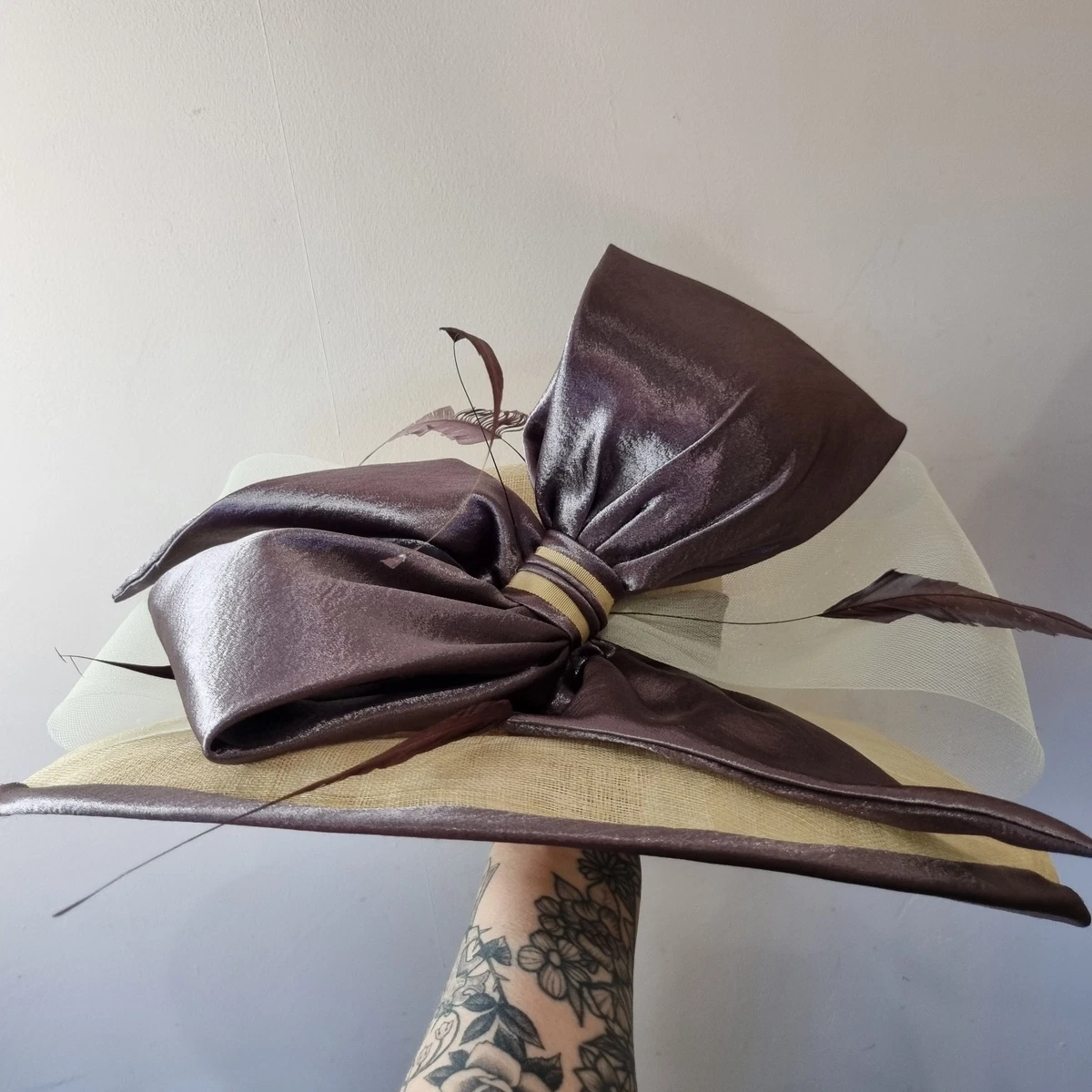 Millinery in Women display picture 3