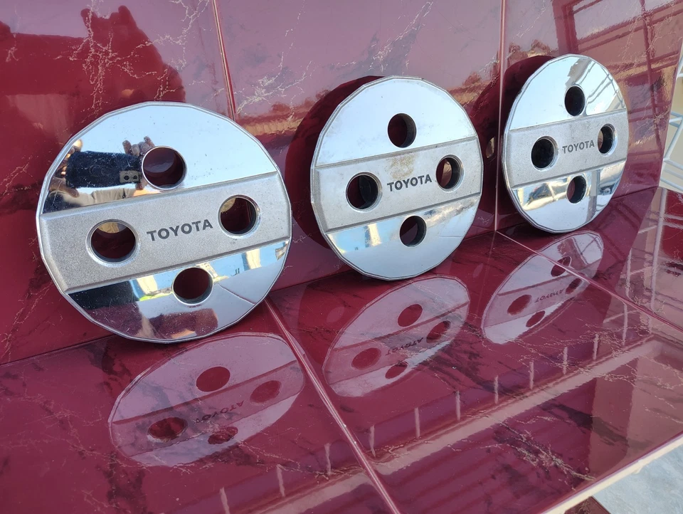 1984-1986 Toyota Tercel Corolla Wheel Center Caps (3) Hubcaps Factory OEM #69288 - Image 3 of 4