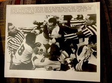 1967 KEN HODGE NHL HOCKEY FIGHT PHOTO SERGE SAVARD BOSTON BRUINS AHL OHA QMJHL