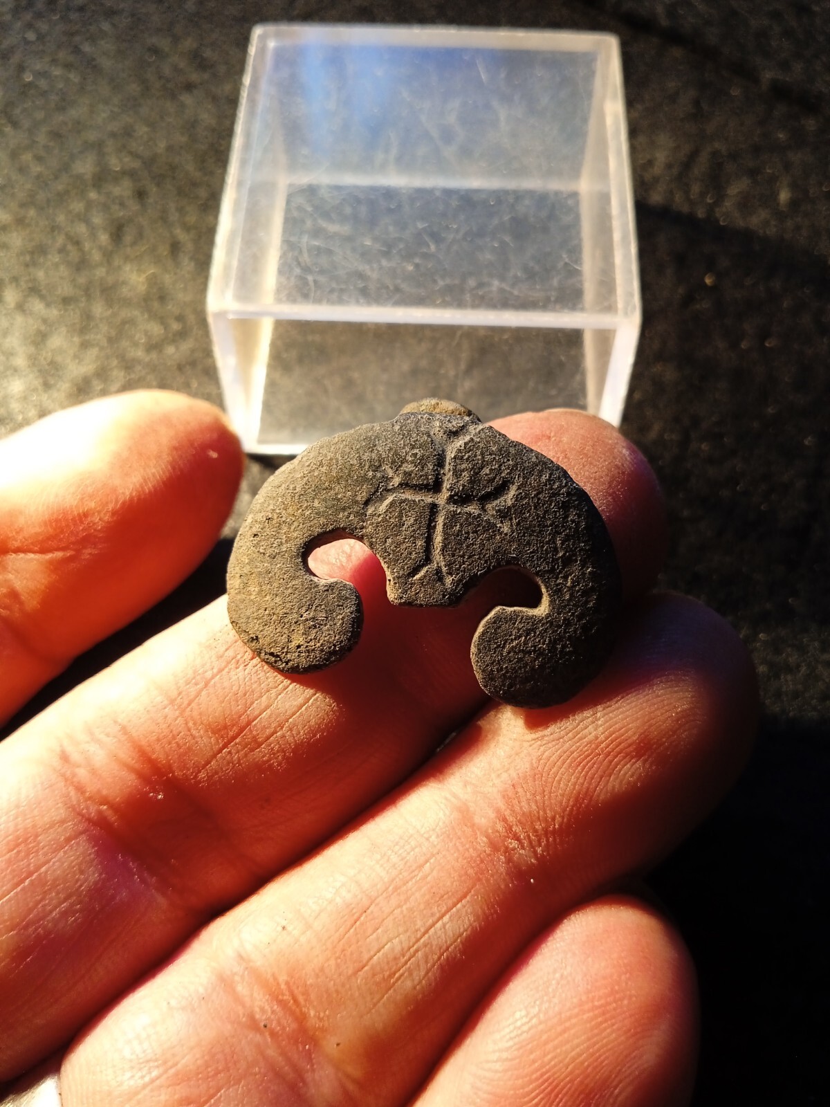 Superb medieval templar belt buckle  in bronze , with a cross  decorated