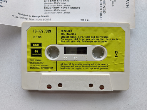 THE BEATLES - REVOLVER (PARLOPHONE TCPCS7009) EARLY 1970s UK CASSETTE TAPE - Picture 7 of 8