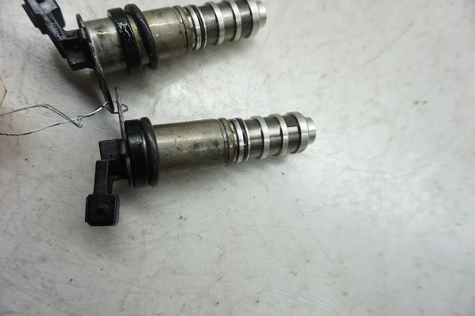 Juego de 2 solenoides de distribución de válvula variable lado derecho BMW M6 F12 2013-2018 OEM S63 Foto 4 de 4