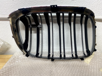 BMW X3M Front Left Driver Side Kidney Grille 19297610 2019-21 OEM 
