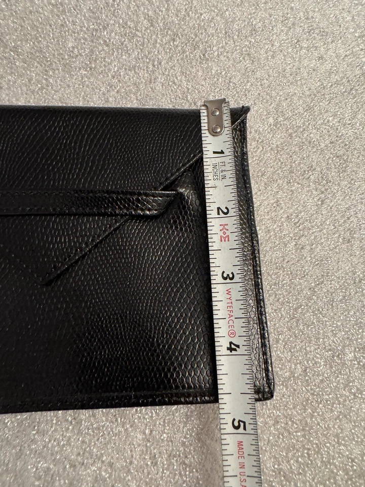 Cartera sobre Budd de cuero negro hecha en Italia Foto 3 de 4