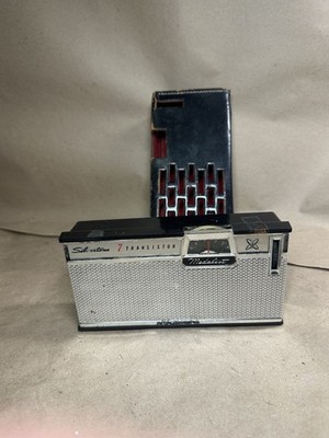 Vintage Silvertone Medalist 7 Transistor Radio Model 1208 Black Parts