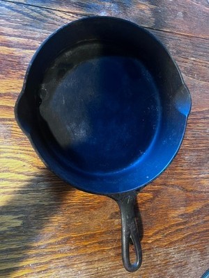 Griswold No.7  10in Cast Iron Skillet 701-B