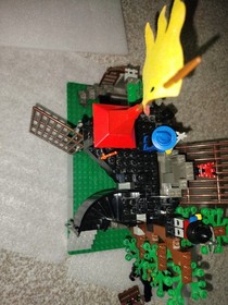 LEGO Castle: Dark Dragon's Den (6076) With Instruction Manual.