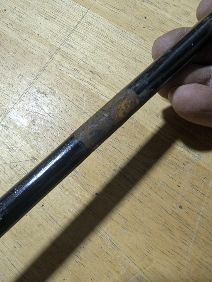 Eje de repuesto oxidado y ligeramente doblado con tuercas para máquina Huffy Green 20" 98148 Foto 2 de 4