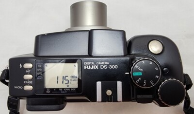 Fujifilm Fujix DS-300 Vintage Digital Camera system tested ready
