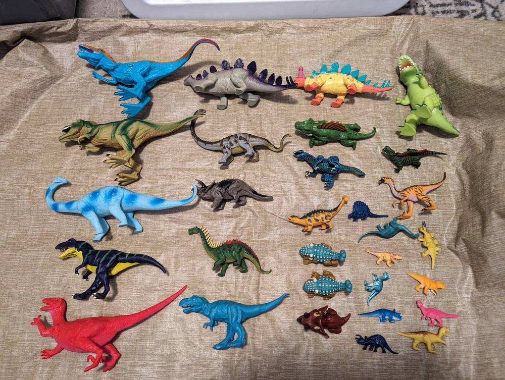 Lot Of 30 Plastic Dinosaur Figures Various Sizes Unbranded