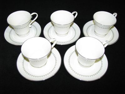 Set of 5 Pickard China ''Greenbrier'' Pattern Cups & Saucers