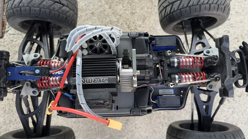 macchina radiocomandata Traxxas E-Revo 2.0 - Immagine 4 di 4